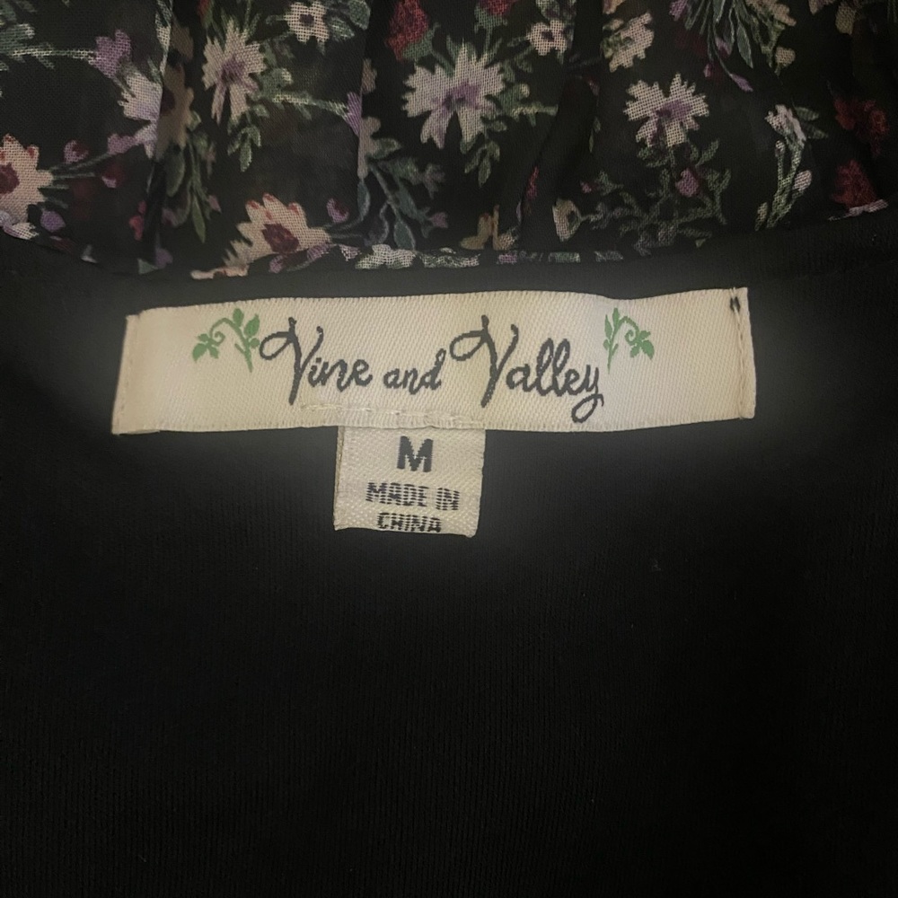 VINE AND VALLEY 2 PIECE SKIRT SET M - Picture 3 of 6